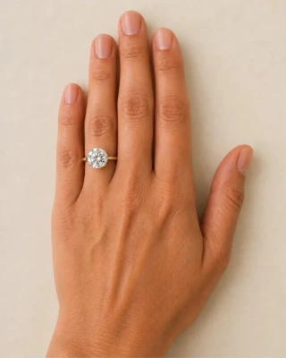 2.5ct size comparison on a hand