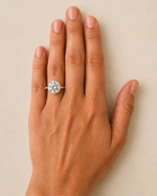 3.0ct size comparison on a hand
